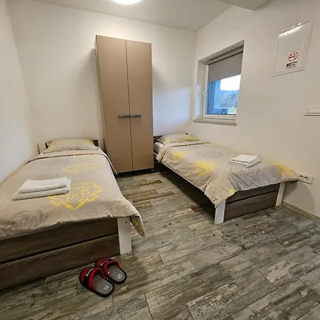 Min 4 & Apartment